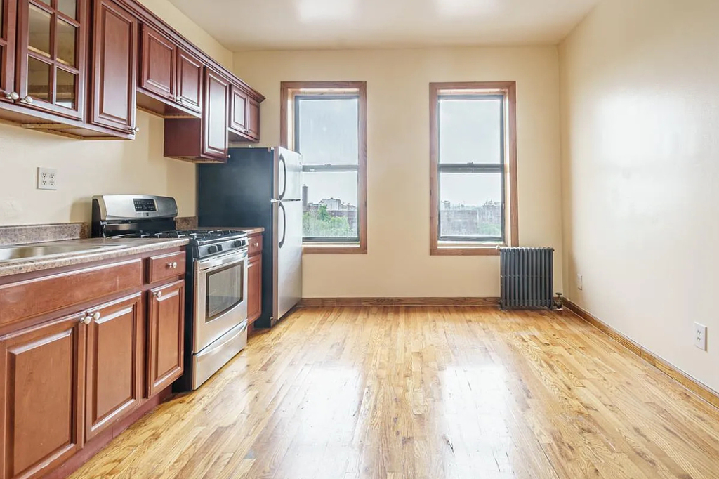 650 Crown Street - Photo 3