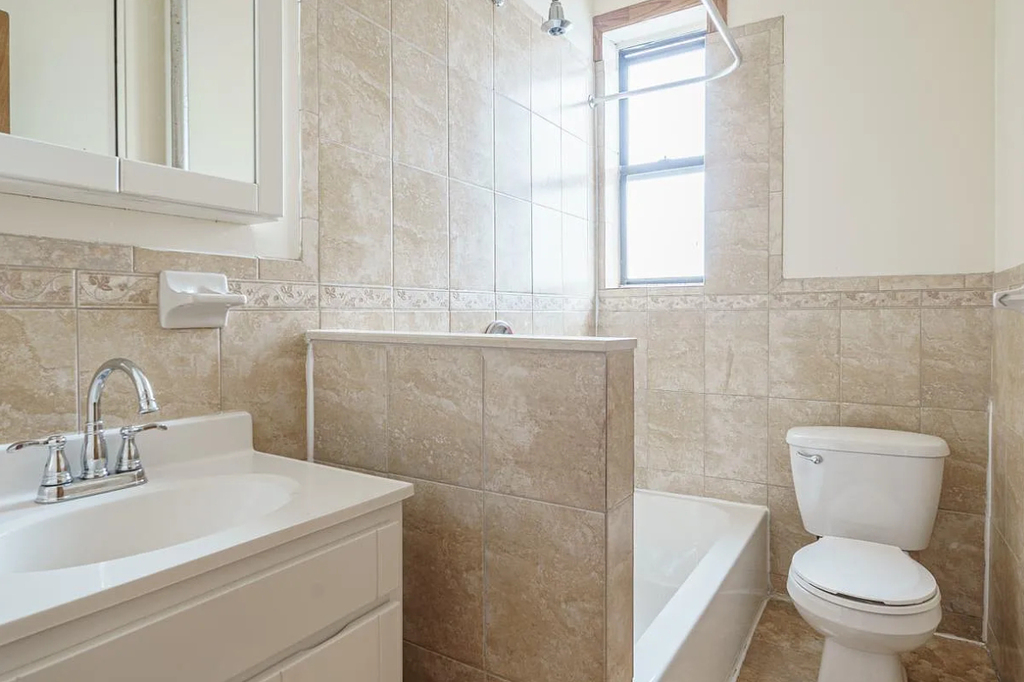 650 Crown Street - Photo 5