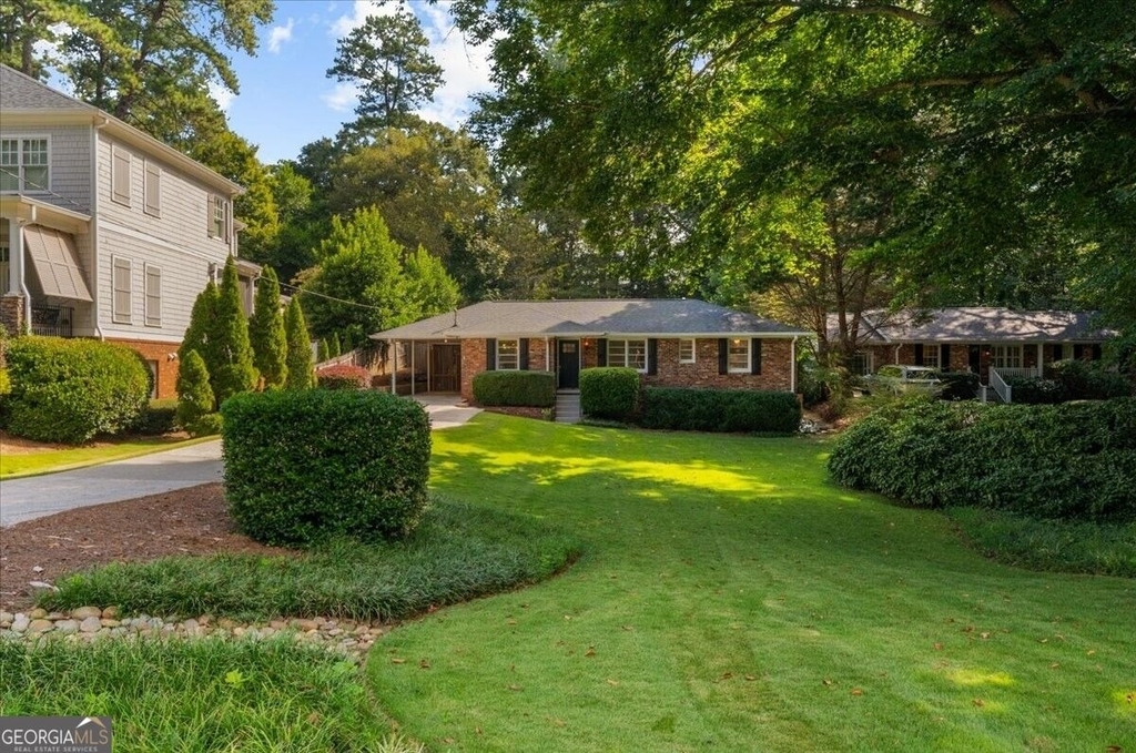 2201 Fairway Circle Ne - Photo 1