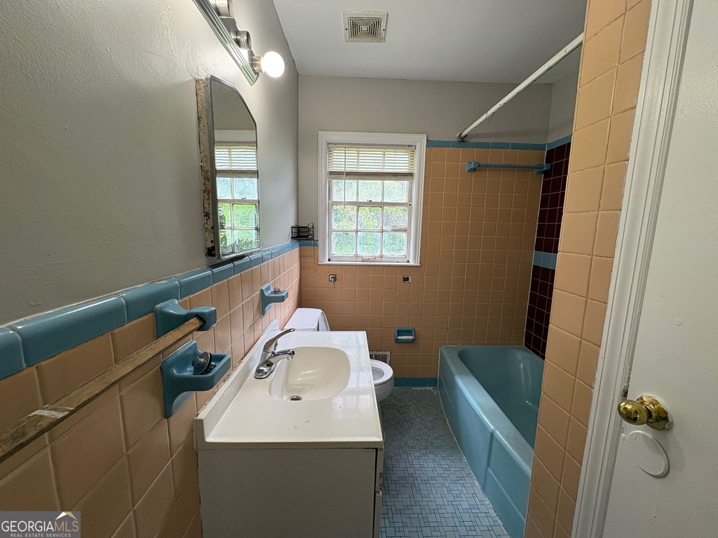 7 Lindberg Street - Photo 4