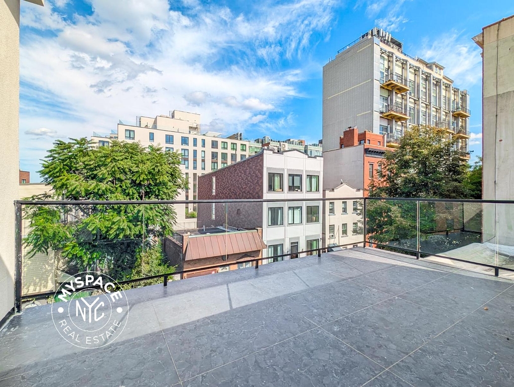 323 Eckford Street - Photo 1