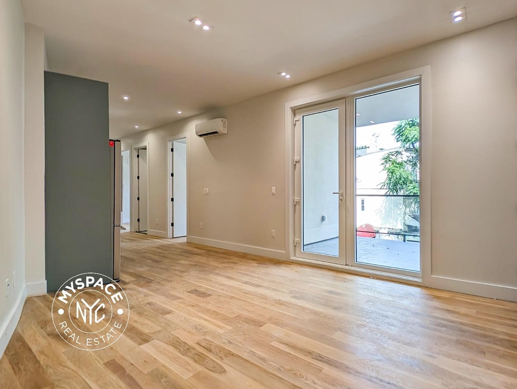 323 Eckford Street - Photo 3