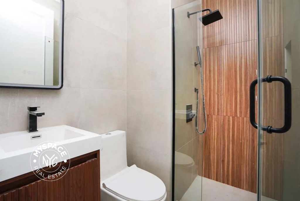 92 Manhattan Avenue - Photo 7