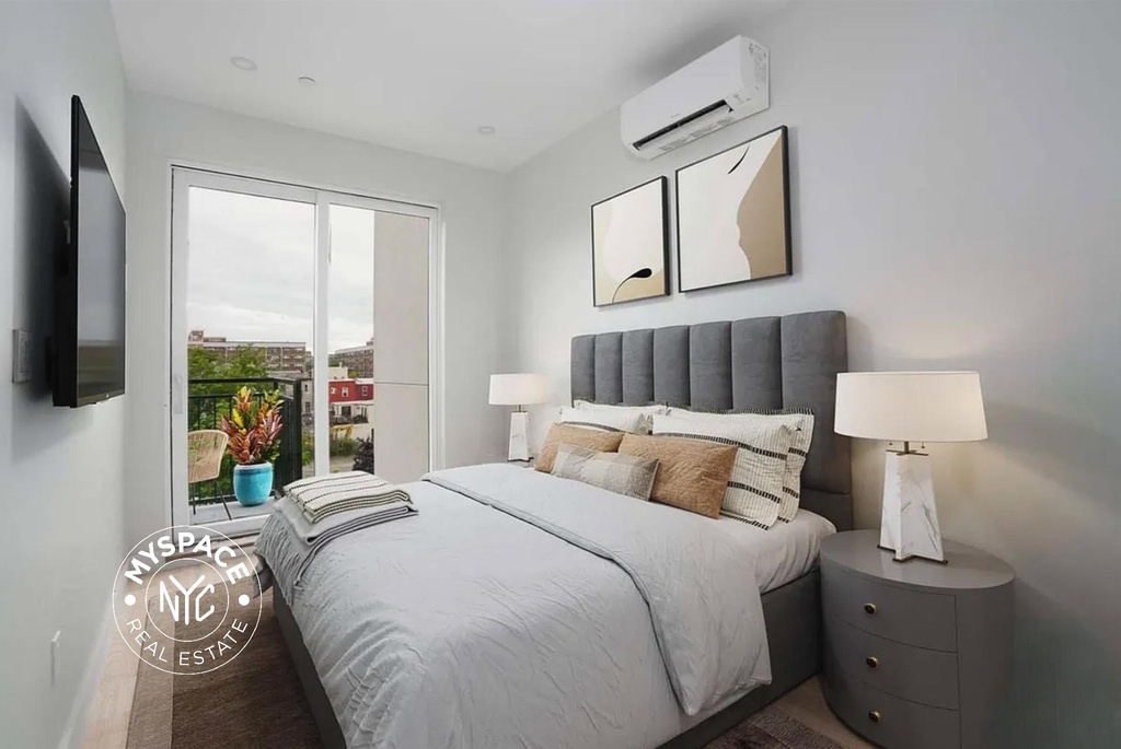 92 Manhattan Avenue - Photo 4