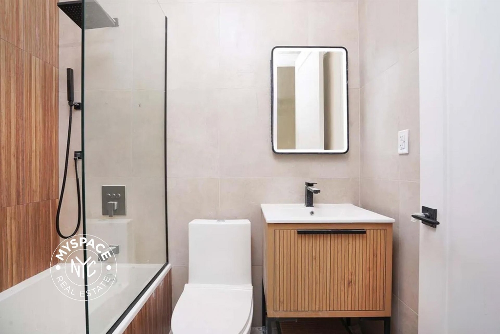 92 Manhattan Avenue - Photo 5