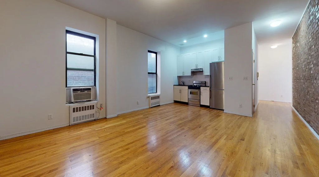 1297 Lexington Avenue - Photo 1