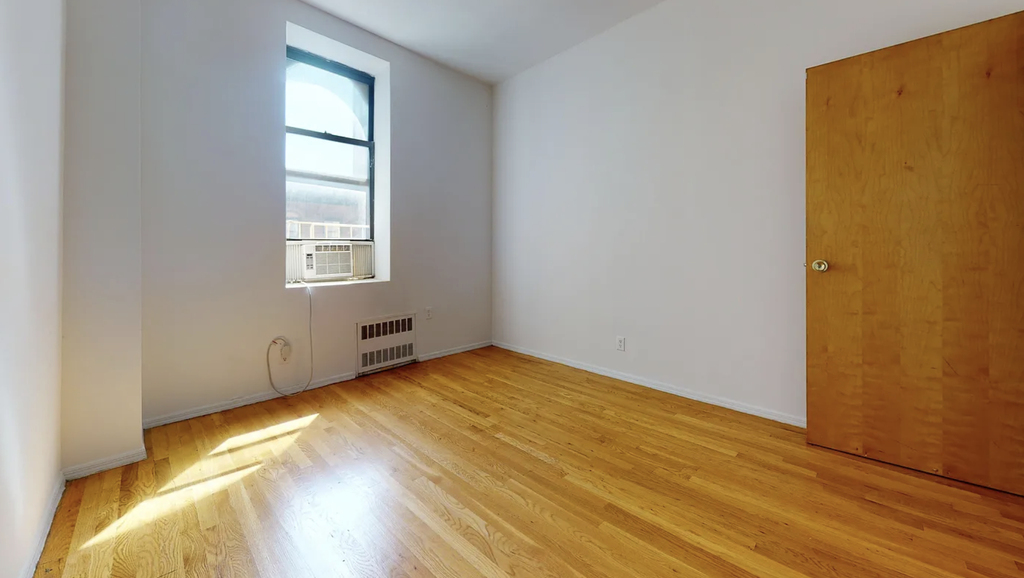 1297 Lexington Avenue - Photo 6