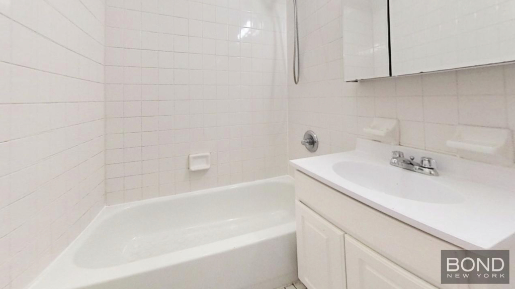 1297 Lexington Avenue - Photo 10