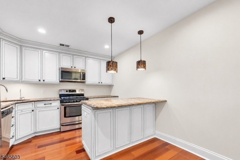 1118 Sage Ct - Photo 2