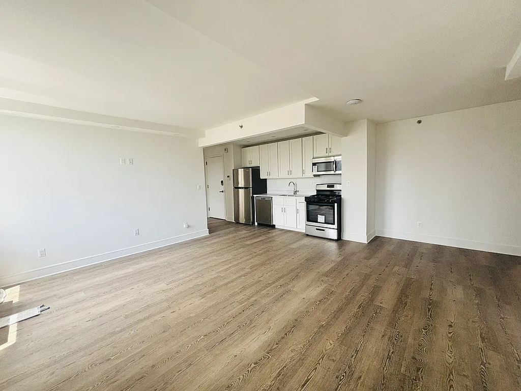 West 81st Street - Photo 4