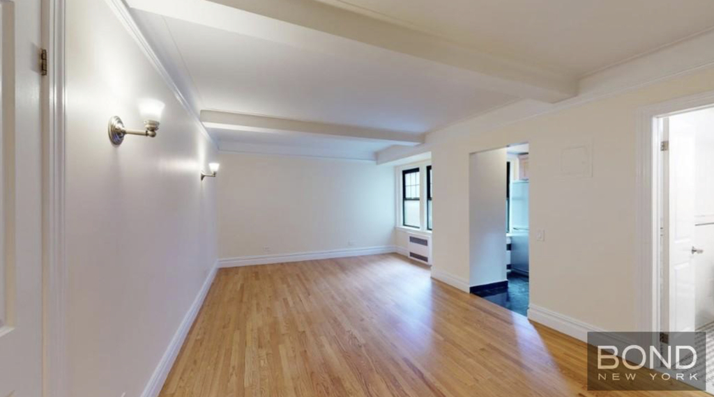 95 Christopher Street - Photo 2