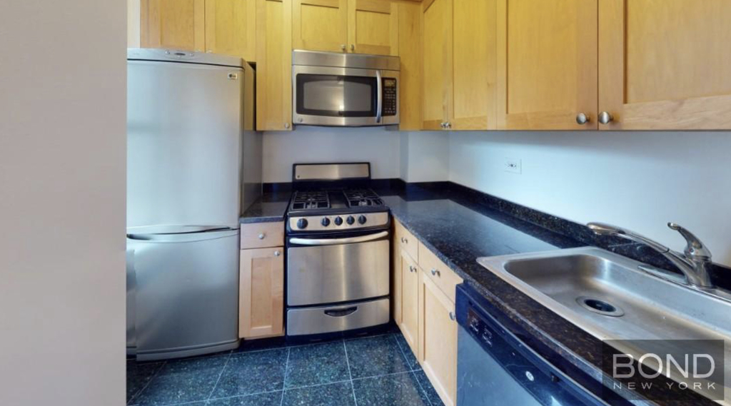 95 Christopher Street - Photo 3