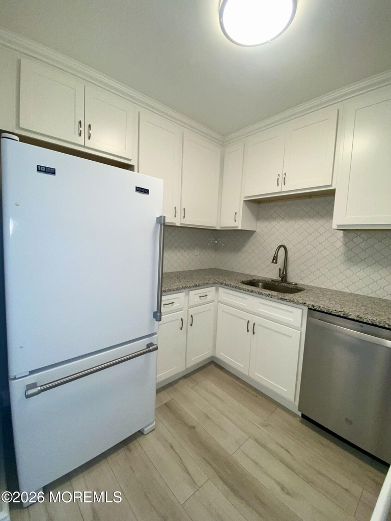260 Ocean Avenue - Photo 9