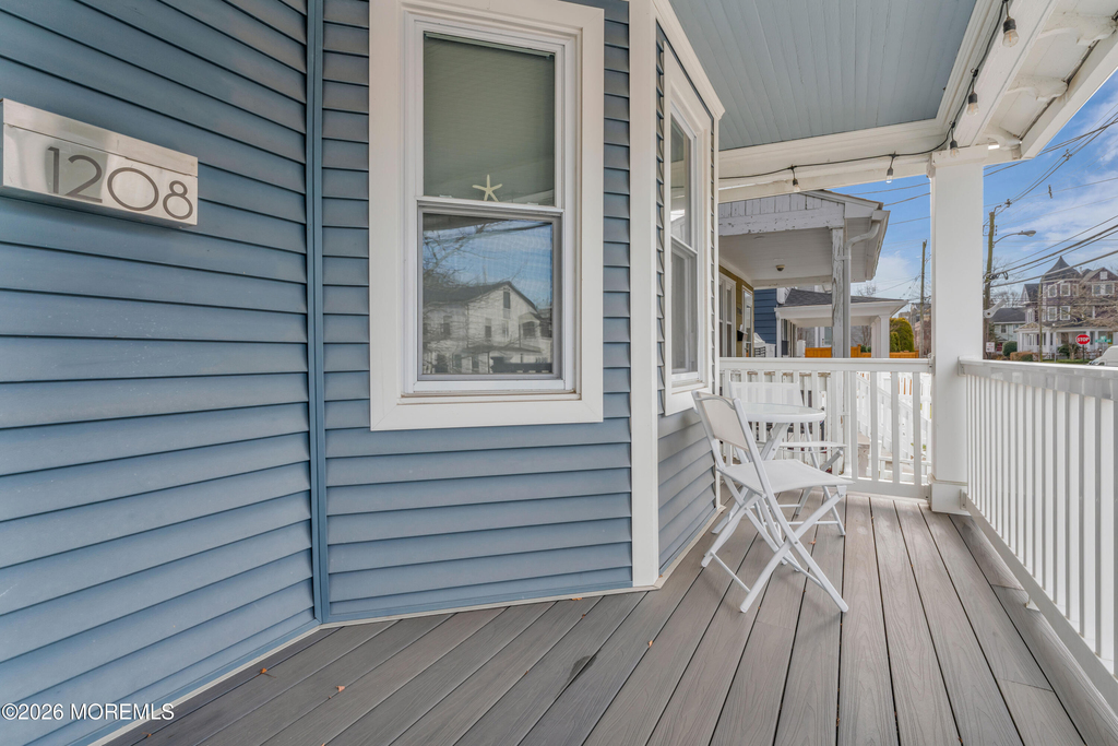 1208 Bond Street - Photo 17
