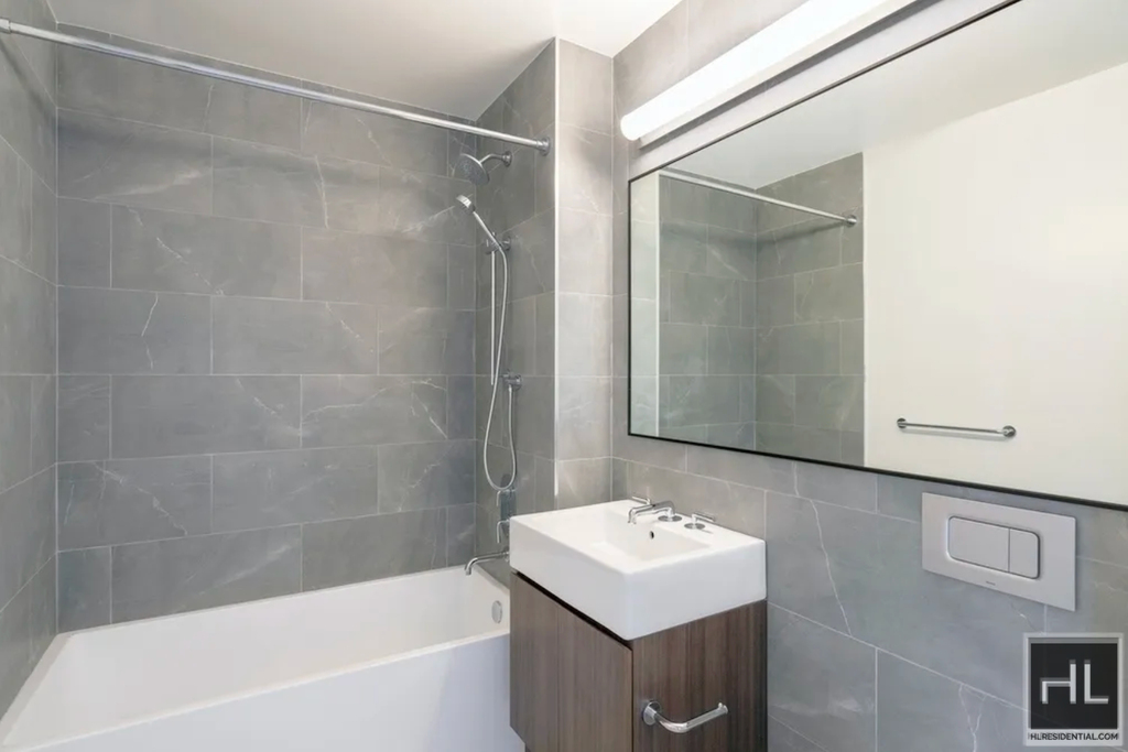 East 72nd Street - Photo 7