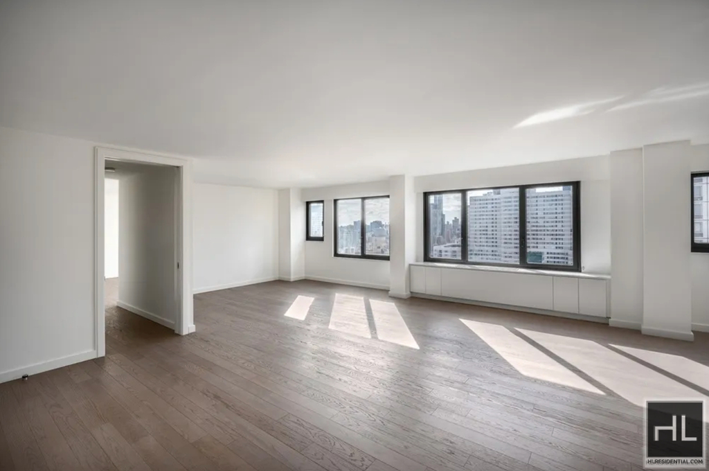 East 72nd Street - Photo 3
