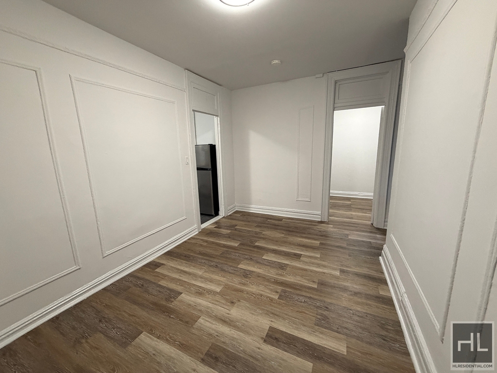 York Avenue - Photo 2