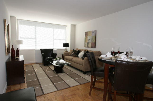 York Avenue - Photo 1