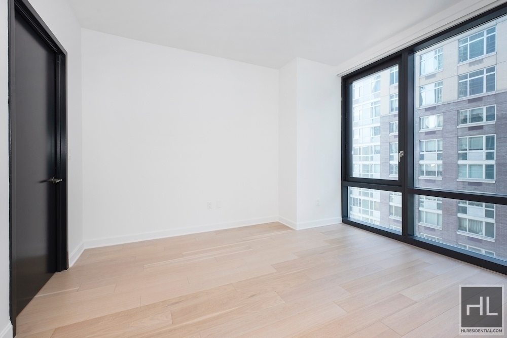 West End Avenue - Photo 3