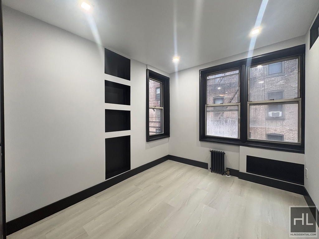 East 58 Street - Photo 4