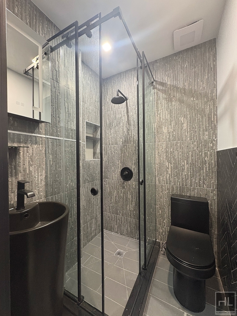 East 58 Street - Photo 6
