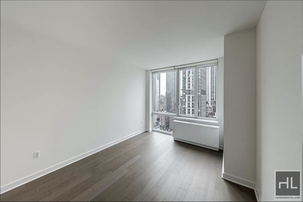 Fifth Avenue - Photo 6
