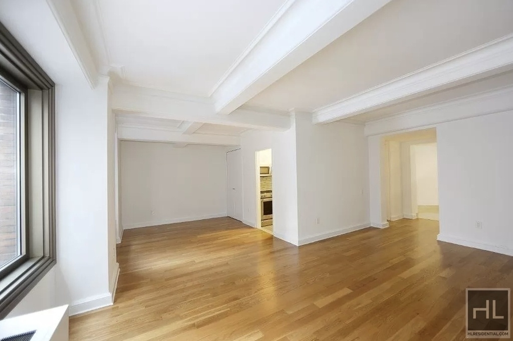 West 55 Street - Photo 5