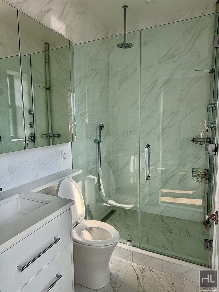 Second Avenue - Photo 1