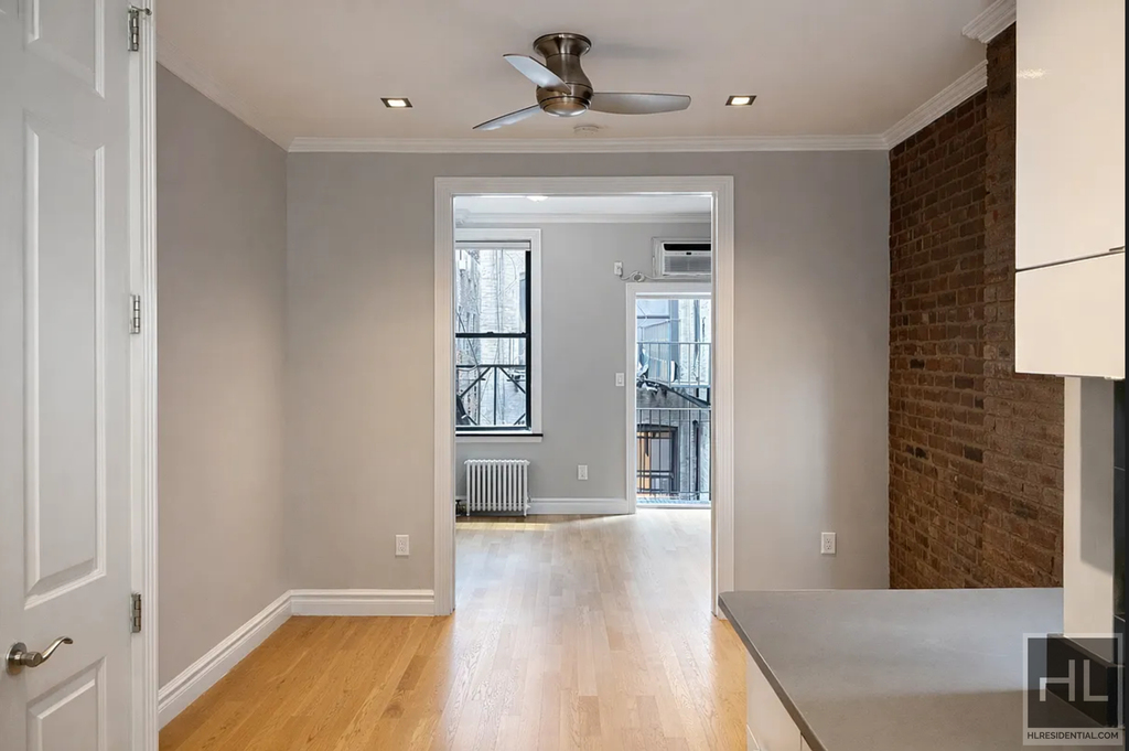 Mott Street - Photo 2