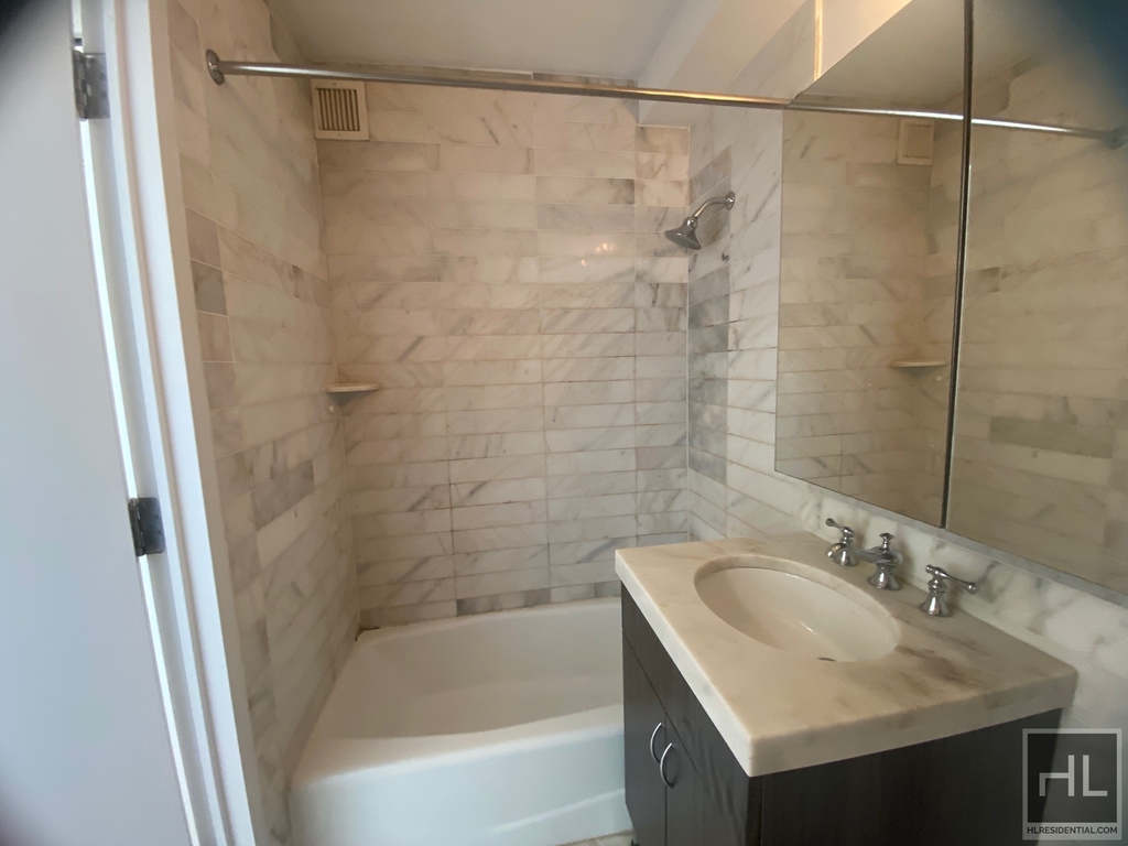 West 37th Street - Photo 5