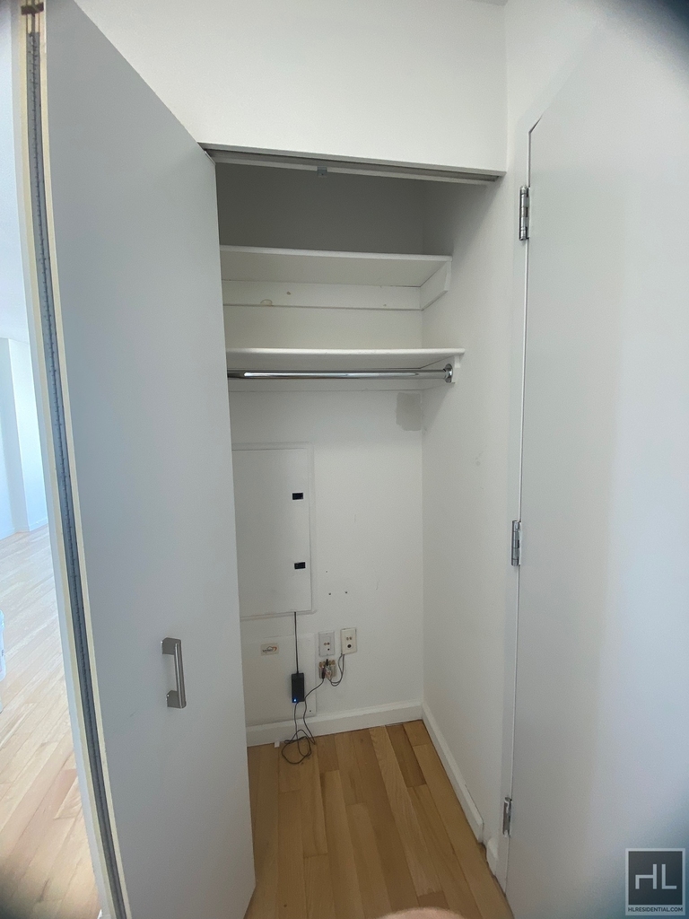 West 37th Street - Photo 3