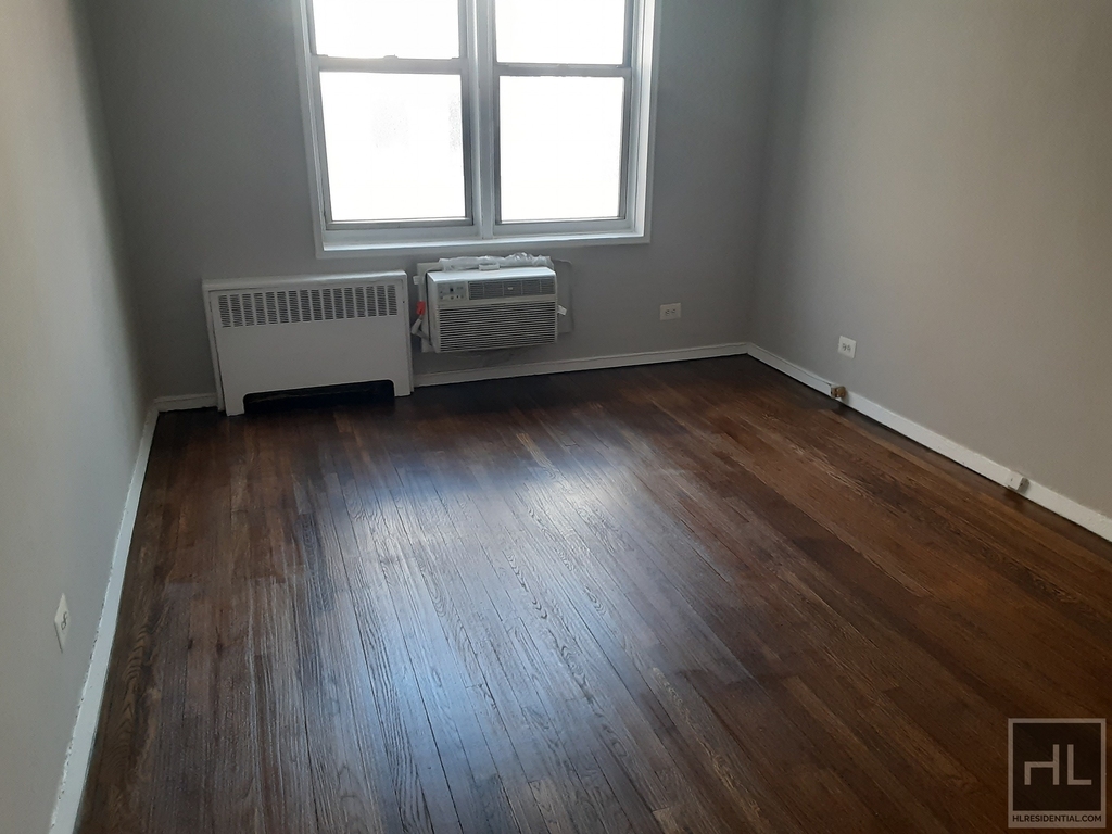 East 58th Street - Photo 2