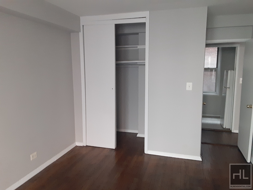 East 58th Street - Photo 0