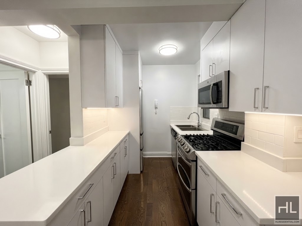 Beekman Place - Photo 1