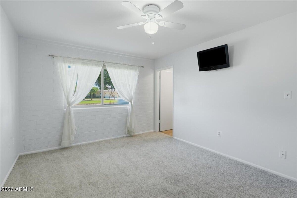 10916 W Peoria Avenue - Photo 15