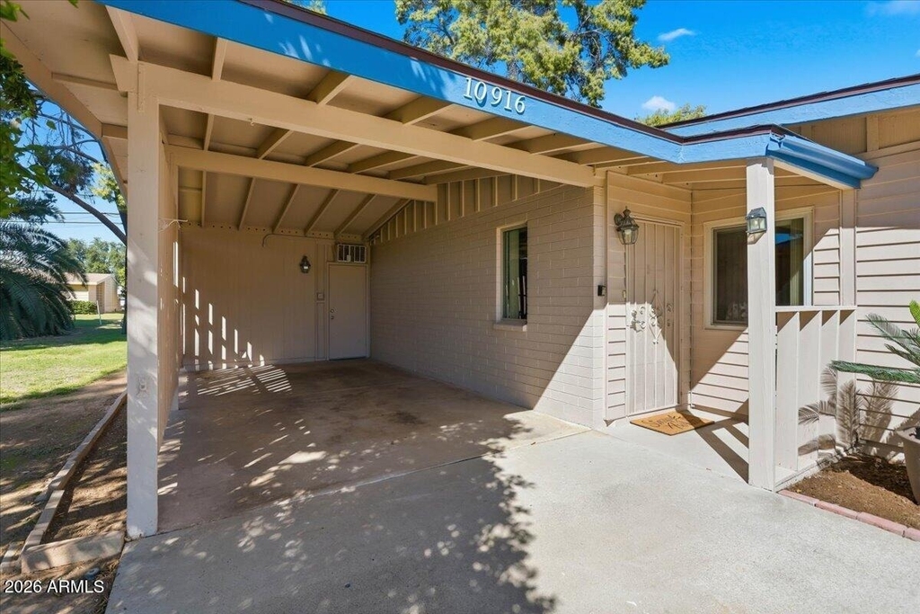 10916 W Peoria Avenue - Photo 3