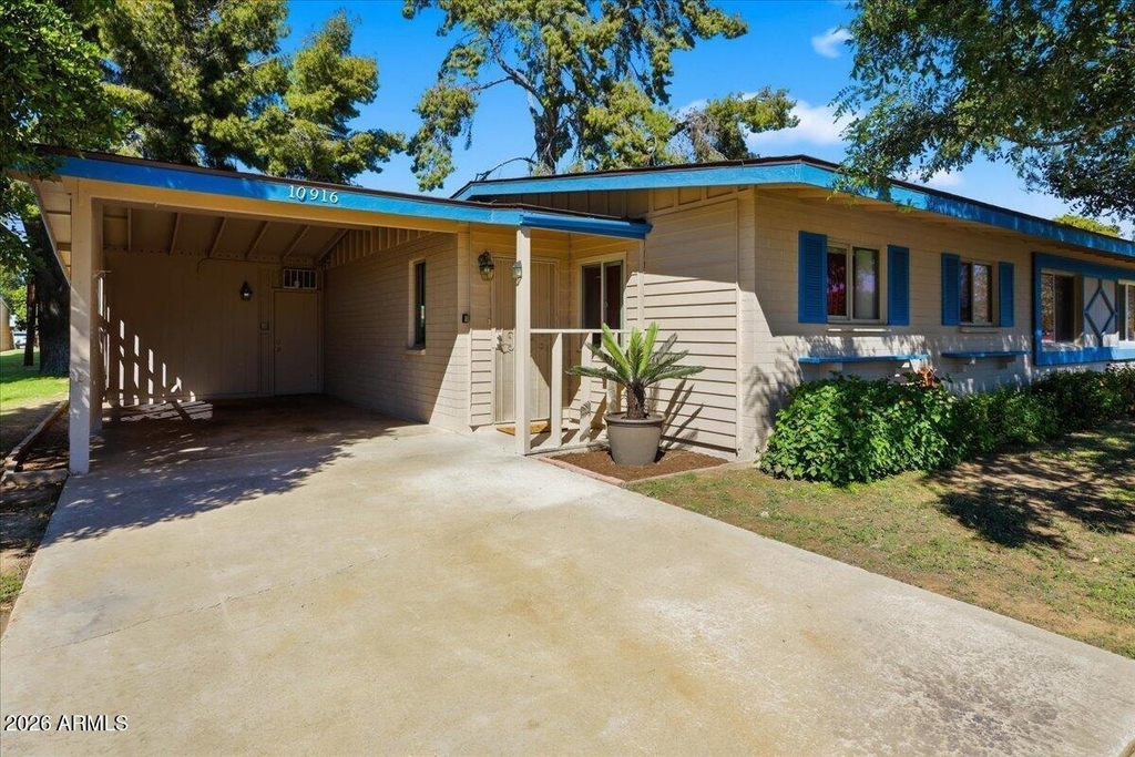 10916 W Peoria Avenue - Photo 2