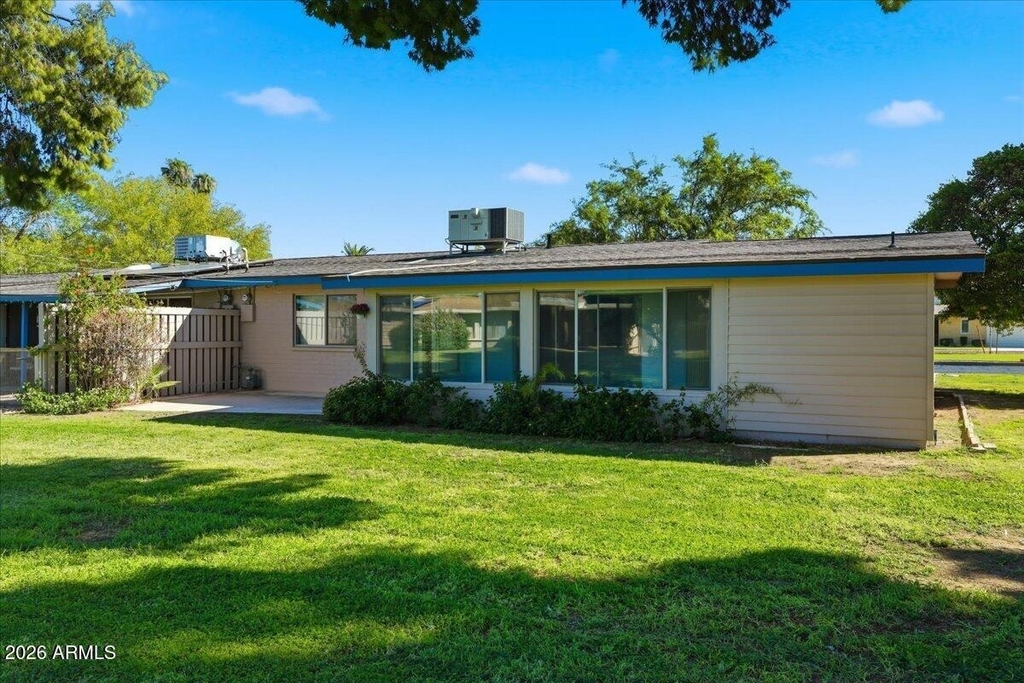 10916 W Peoria Avenue - Photo 24
