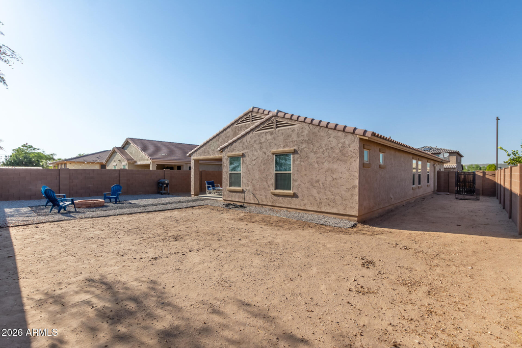 18221 W Pueblo Avenue - Photo 34