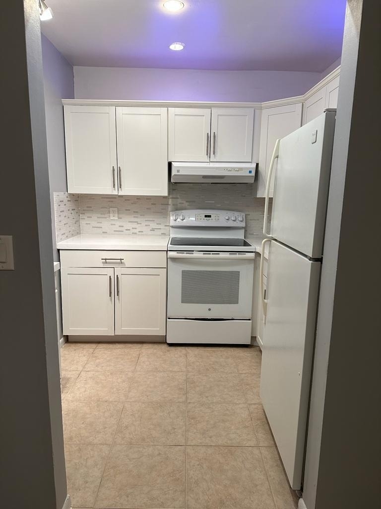 83 Easthampton D - Photo 2