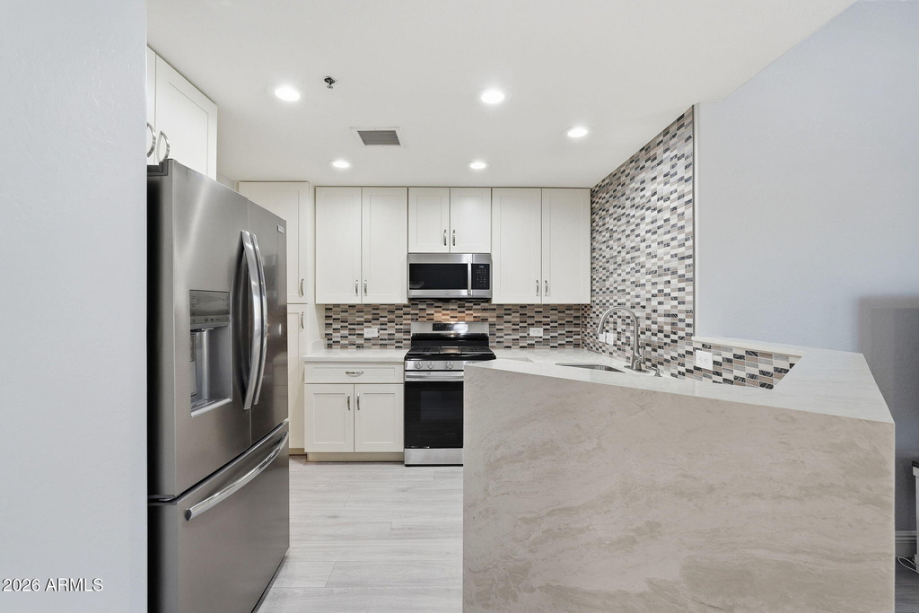 17 W Vernon Avenue - Photo 15