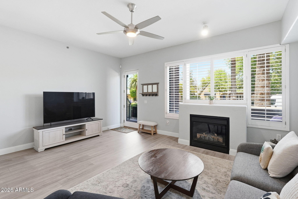 17 W Vernon Avenue - Photo 0