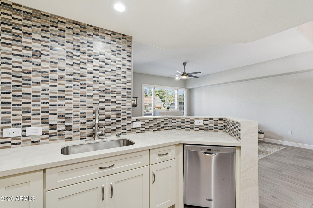 17 W Vernon Avenue - Photo 14
