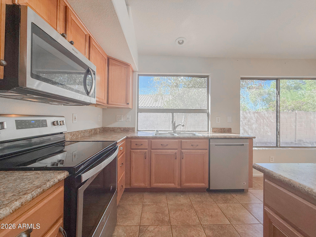 43676 W Wade Drive - Photo 6