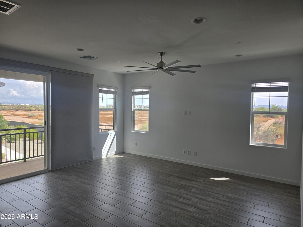 8149 E Petunia Avenue - Photo 5