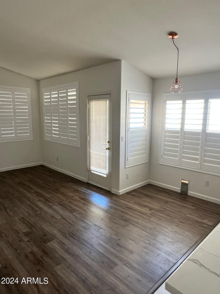 1218 W Myrna Lane - Photo 6