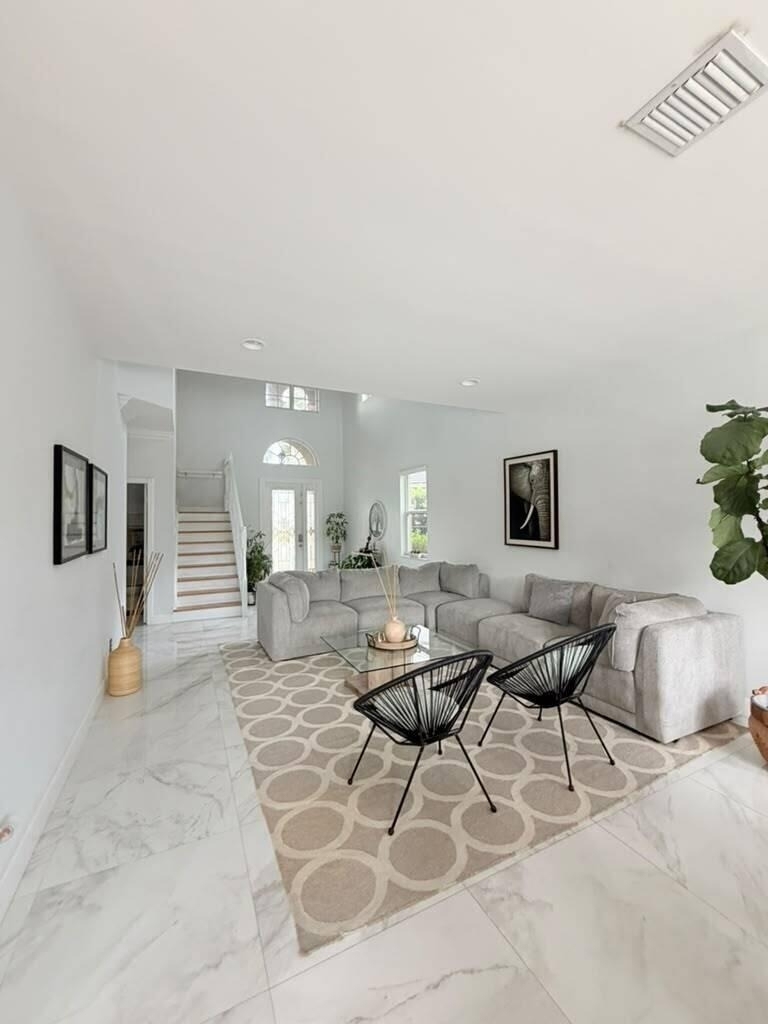 4251 E Seneca Avenue - Photo 5