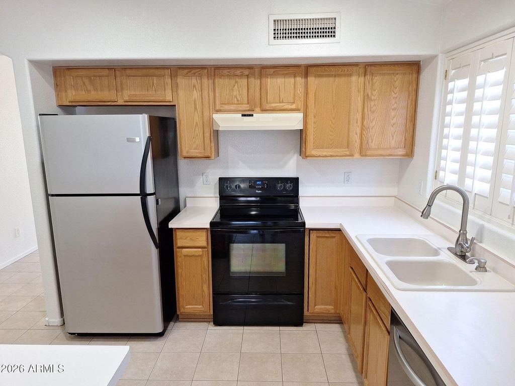507 W Bluefield Avenue - Photo 2