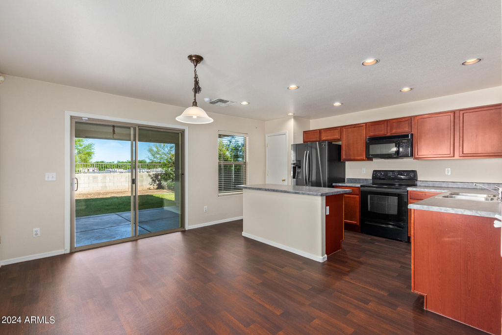 17255 N 184th Drive - Photo 15