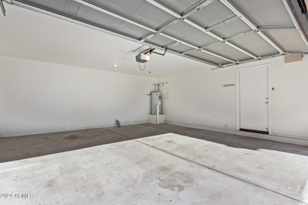 17255 N 184th Drive - Photo 36